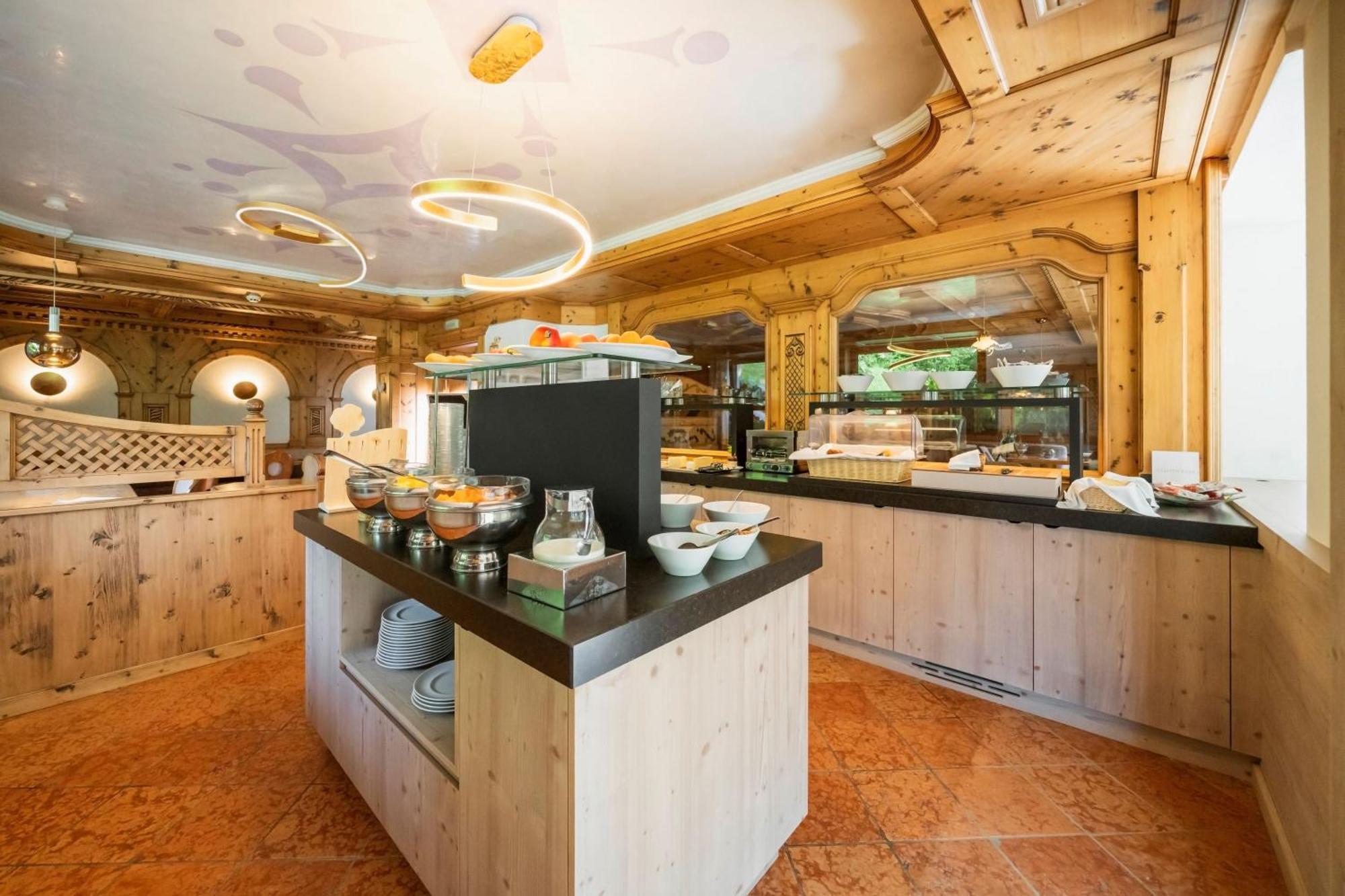 Hotel Foresta Моэна Экстерьер фото