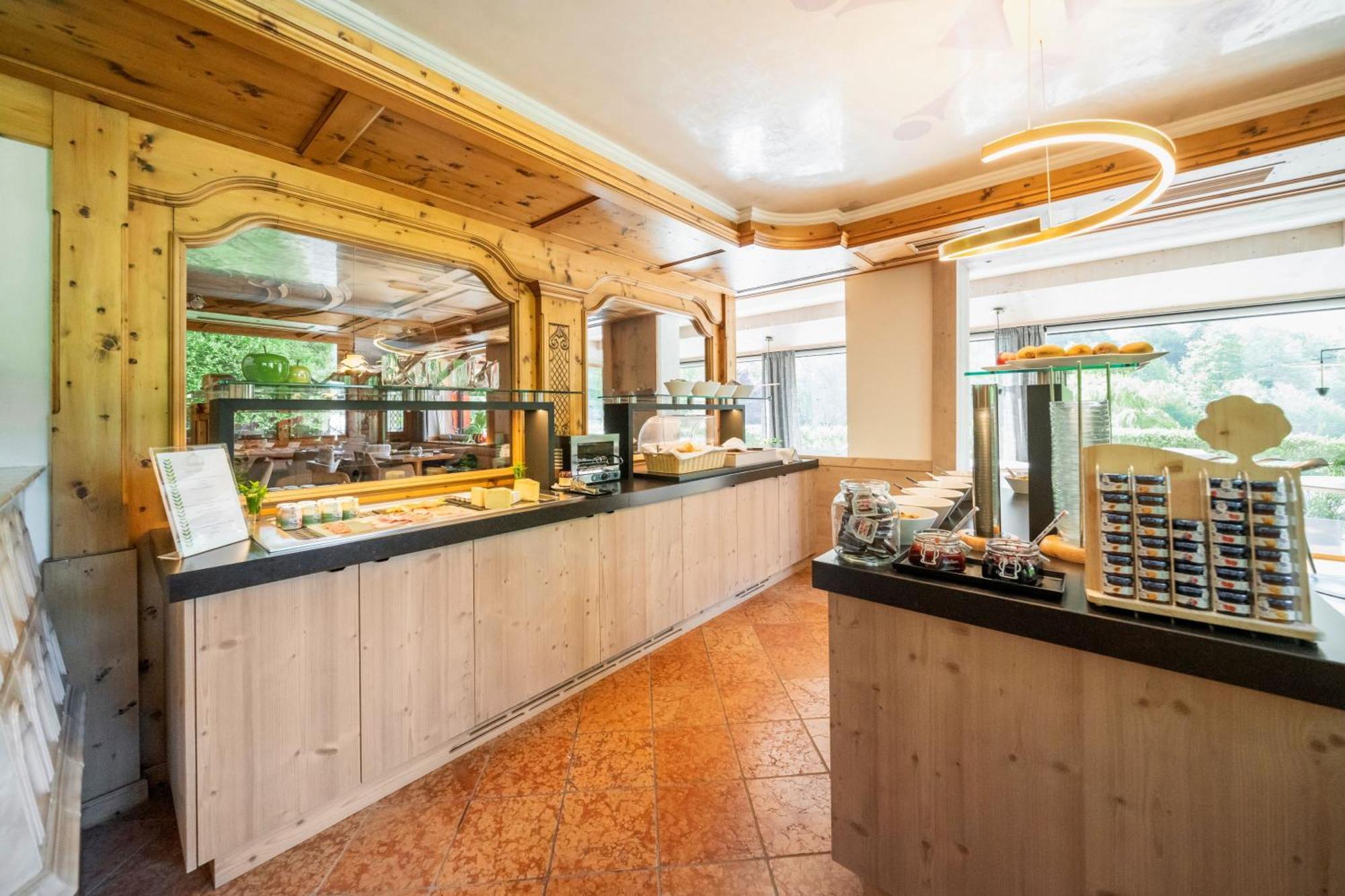 Hotel Foresta Моэна Экстерьер фото